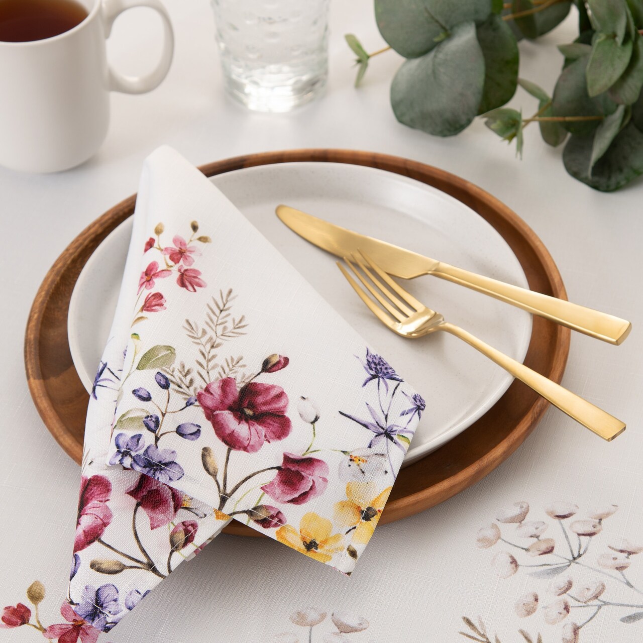Threadmade Home Poppy Wildflower Bordered Napkin Set of 4, Multicolor - 17"W x 17"L
